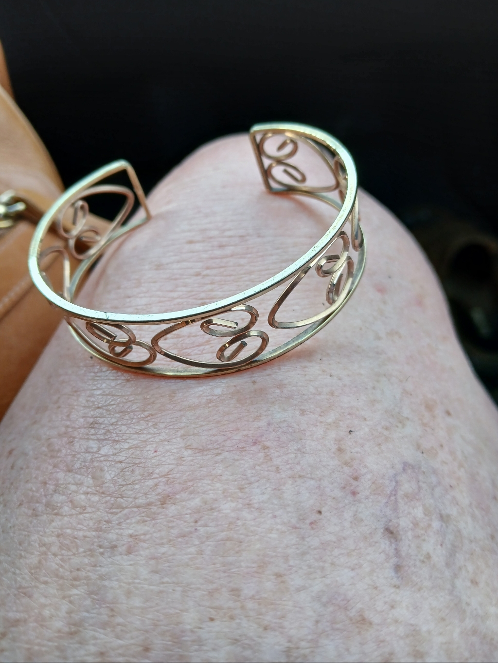 Vintage Krementz Heart Bangle Bracelet 35$